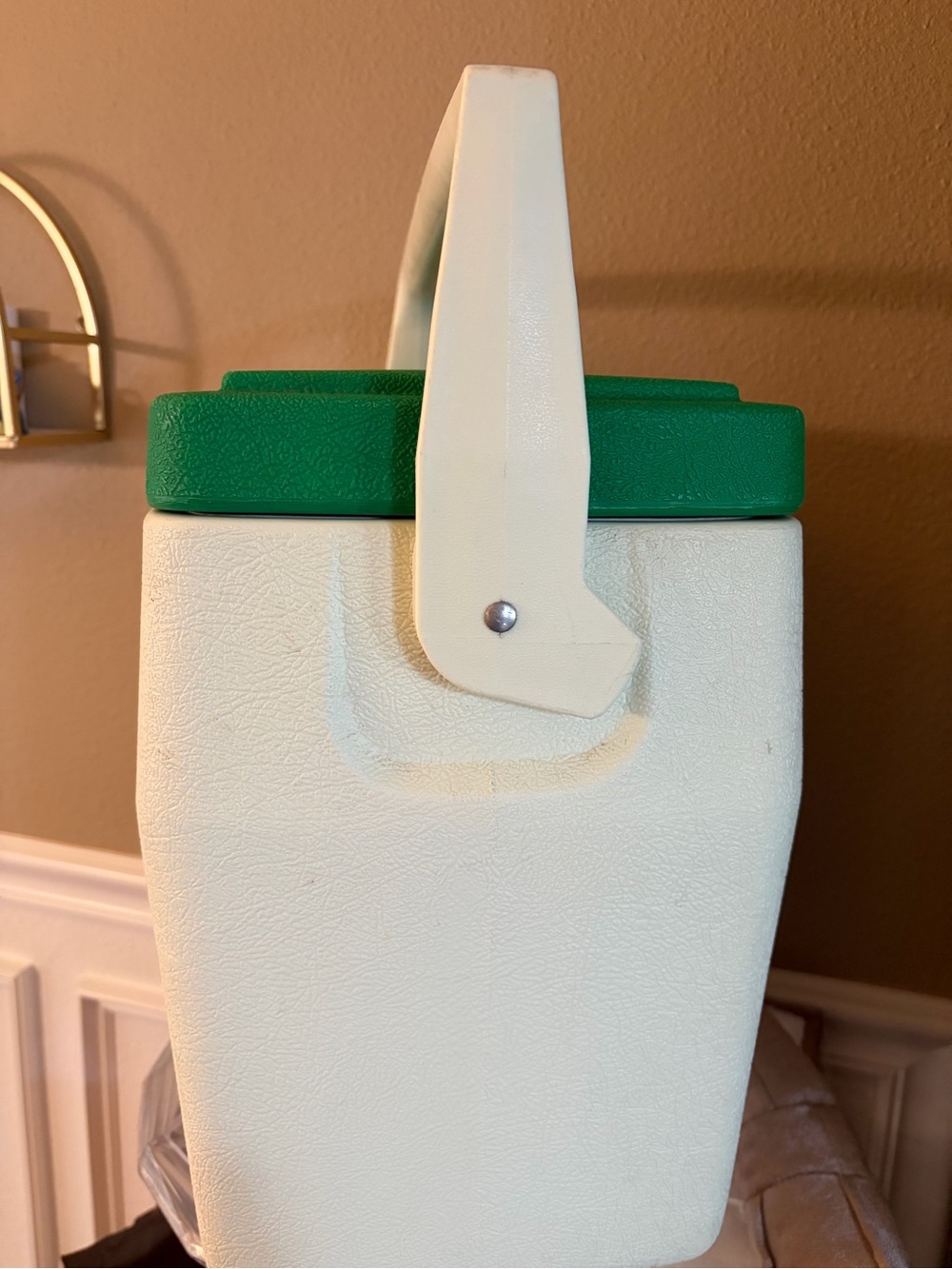 Coleman 1980’s Green and White Lil Oscar 16 Quart Lunch Cooler - Picture 4 of 15
